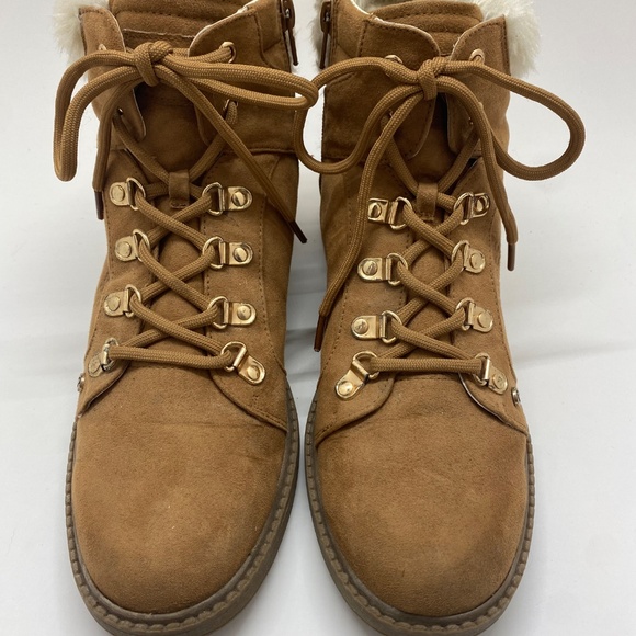 Guess Ladies 8.5 Boots - Picture 2 of 9